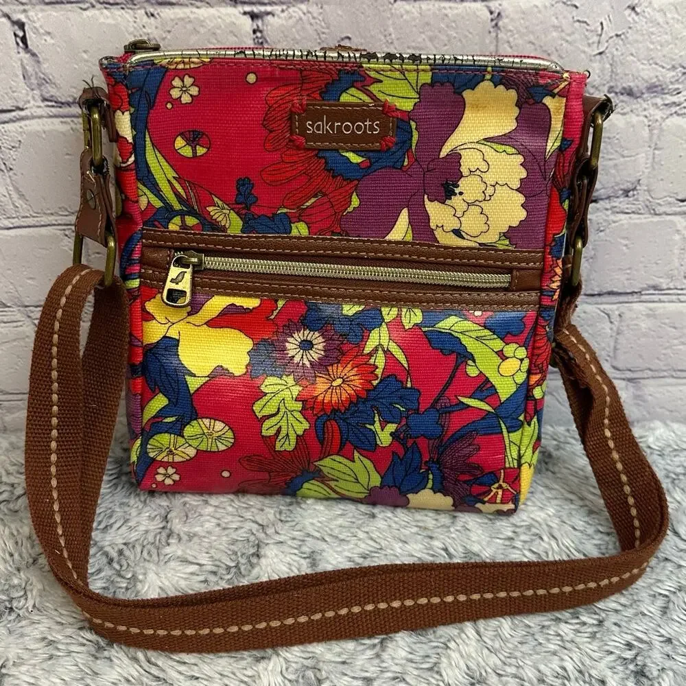 Sak Roots Artist Circle Flat Crossbody Purse Red Floral Brown Adjustable Strap